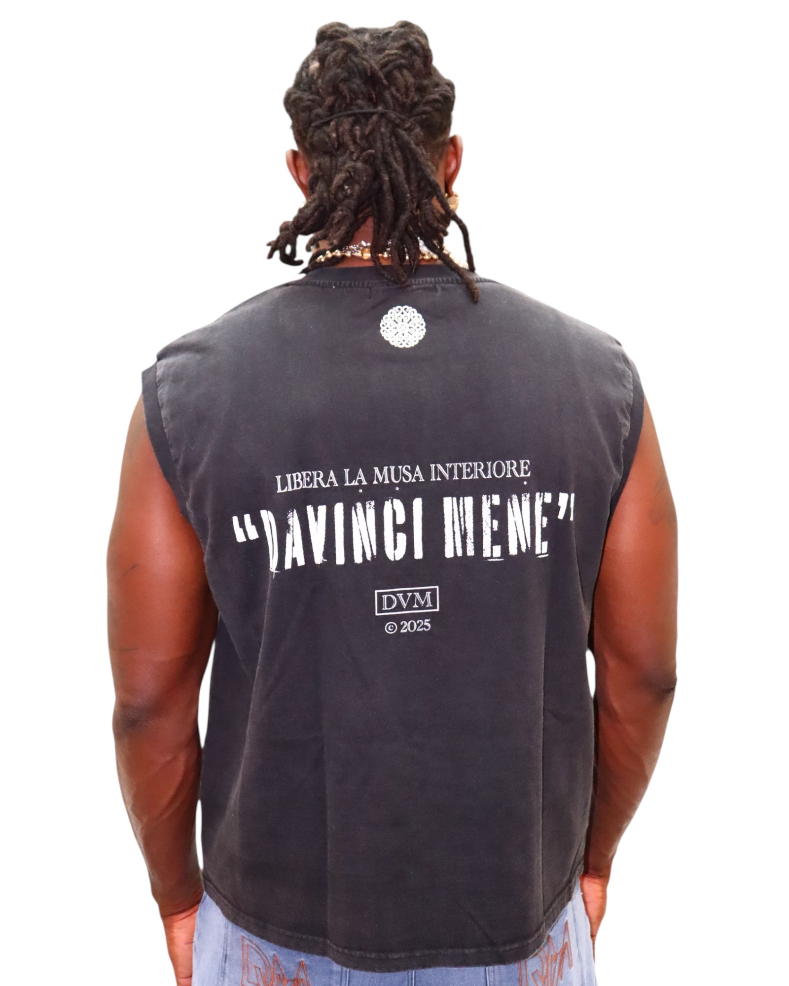 LEONARDO DA VINCI GRAPHIC SLEEVELESS SHIRT